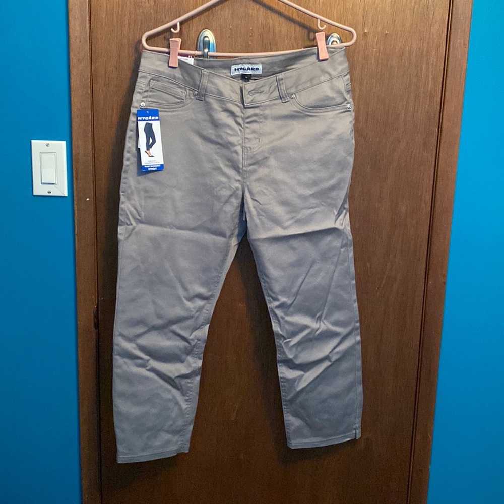 NWT Cropped pant